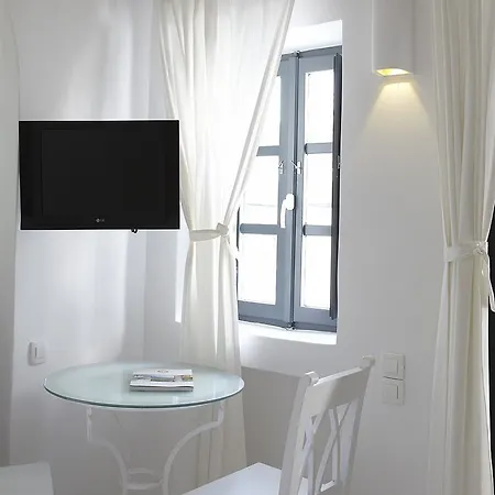 Sun Rocks Boutique Hotel 4*